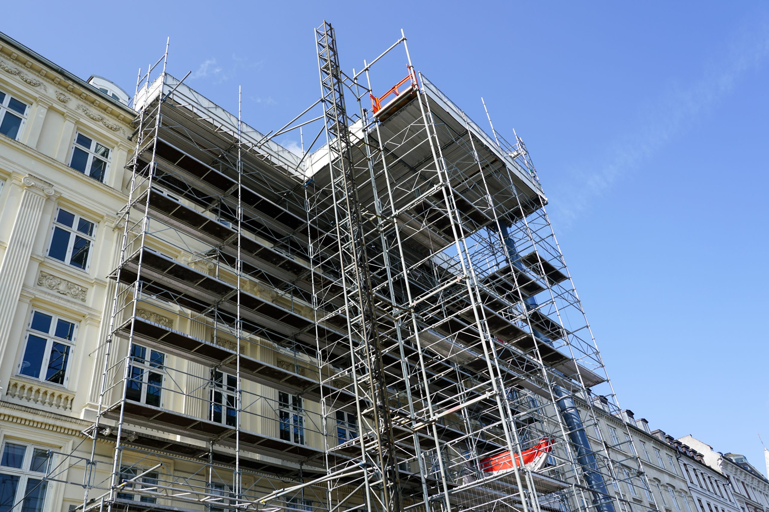 Drop Lift Scaffolding