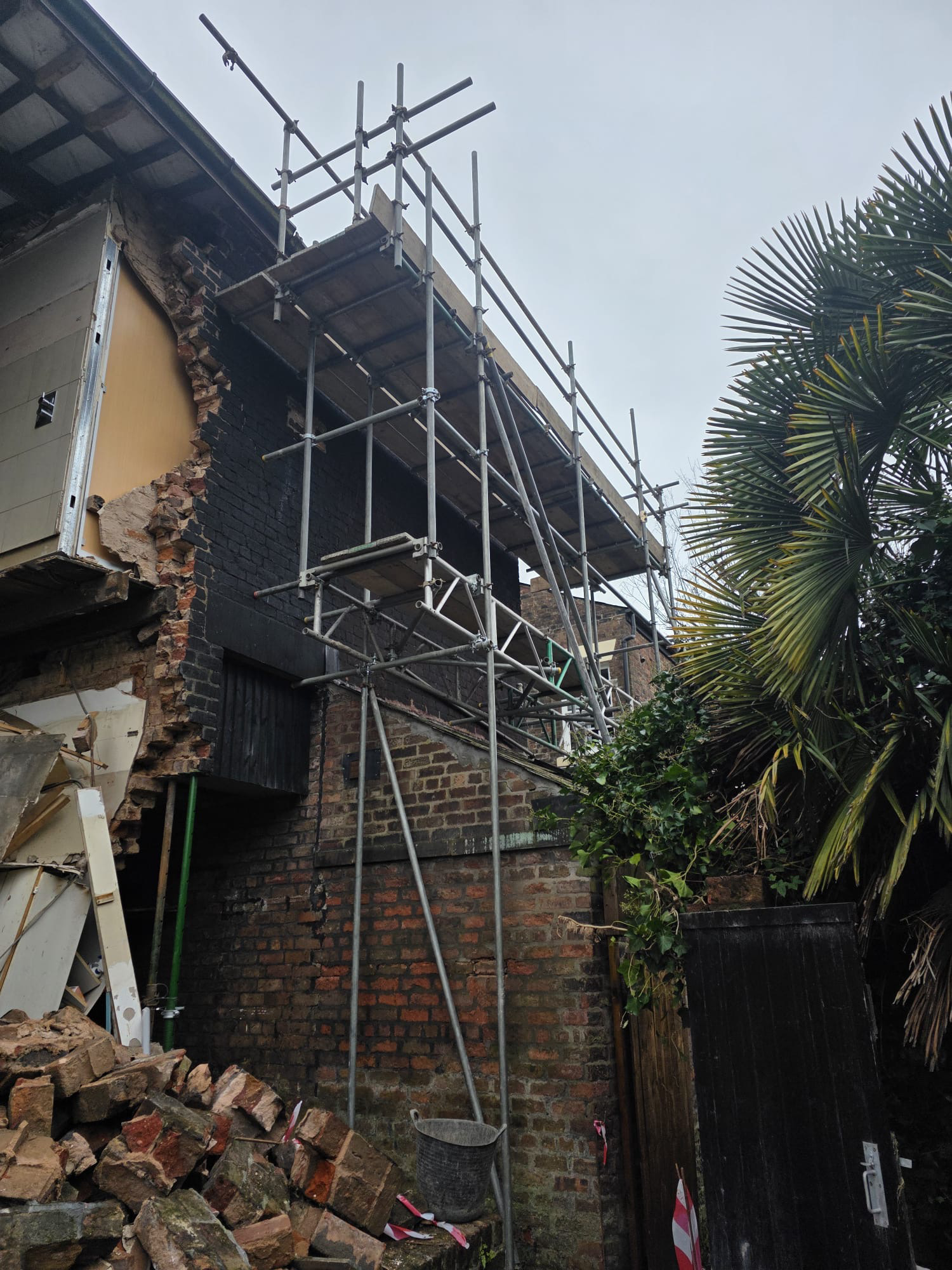 Scaffolding Liverpool Sink Hole Building Repairs